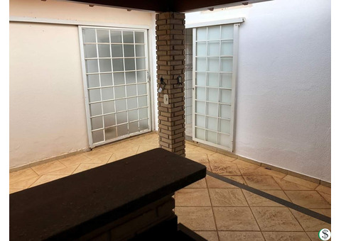 VENDE-SE CASA JD. BOTURA ÓTIMA LOCALIZAÇÃO