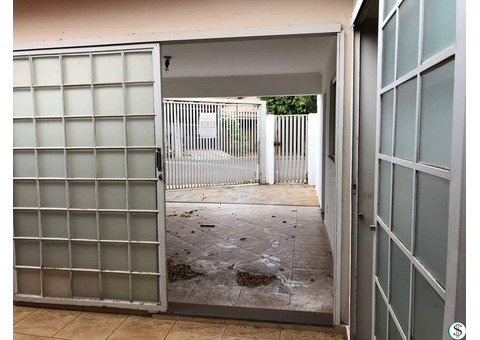 VENDE-SE CASA JD. BOTURA ÓTIMA LOCALIZAÇÃO