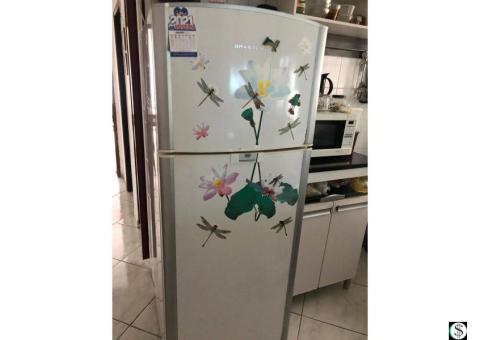 APARTAMENTO À TRÊS QUADRAS DA PRAIA