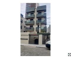 APARTAMENTO À TRÊS QUADRAS DA PRAIA