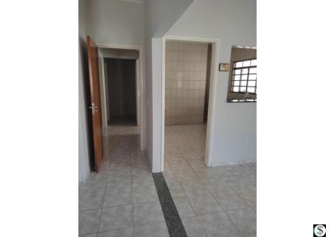 CASA COM EXCELENTE LOCALIZAÇÃO